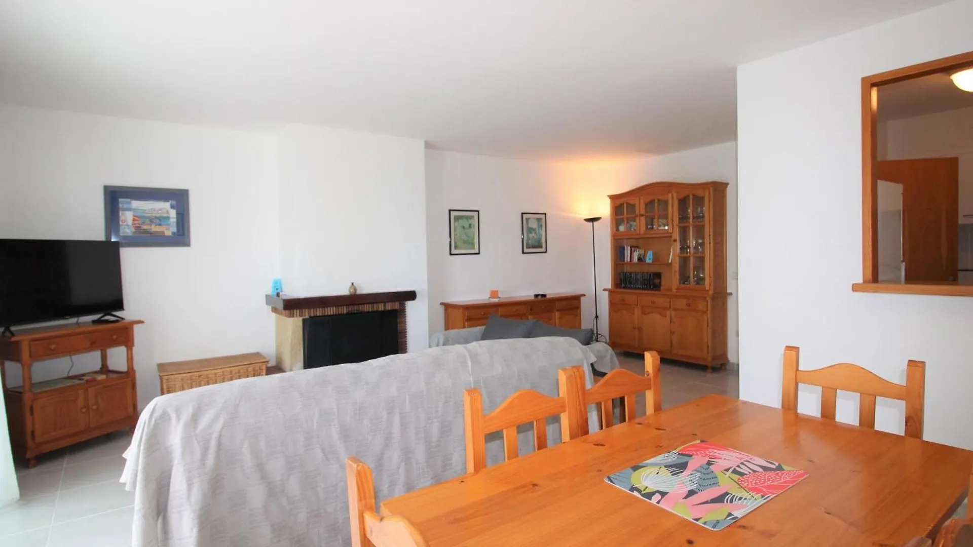 Apartament Amplio Y Luminoso Apartamento En Grifeu, Terraza, Jardin Y A 200M De La Playa - Es-228-155 Llança Hiszpania