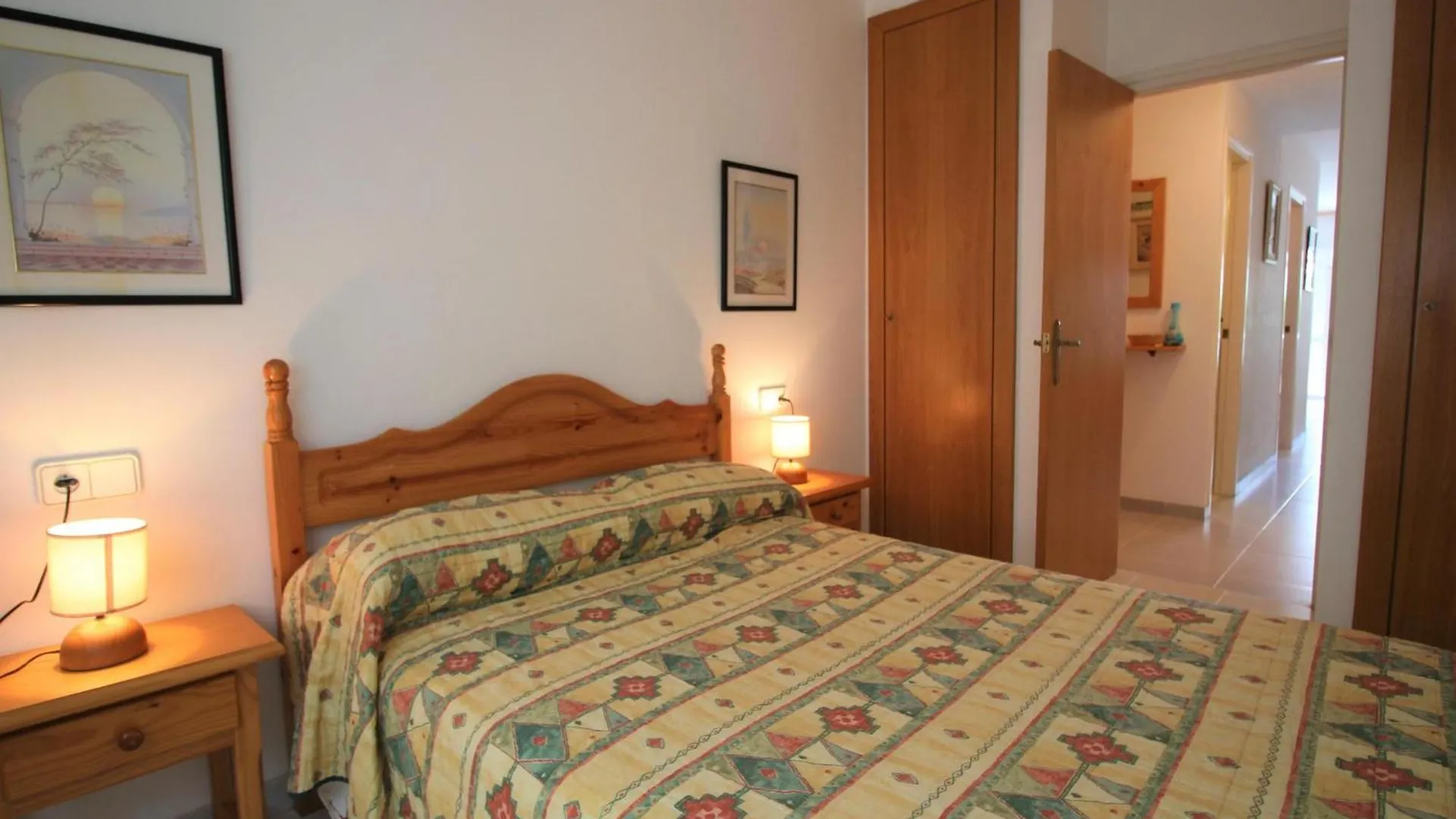 Amplio Y Luminoso Apartamento En Grifeu, Terraza, Jardin Y A 200M De La Playa - Es-228-155 Llança Apartament