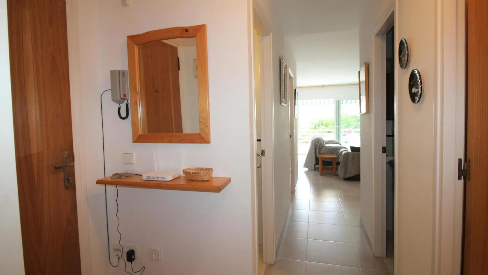 Apartament Amplio Y Luminoso Apartamento En Grifeu, Terraza, Jardin Y A 200M De La Playa - Es-228-155 Llança